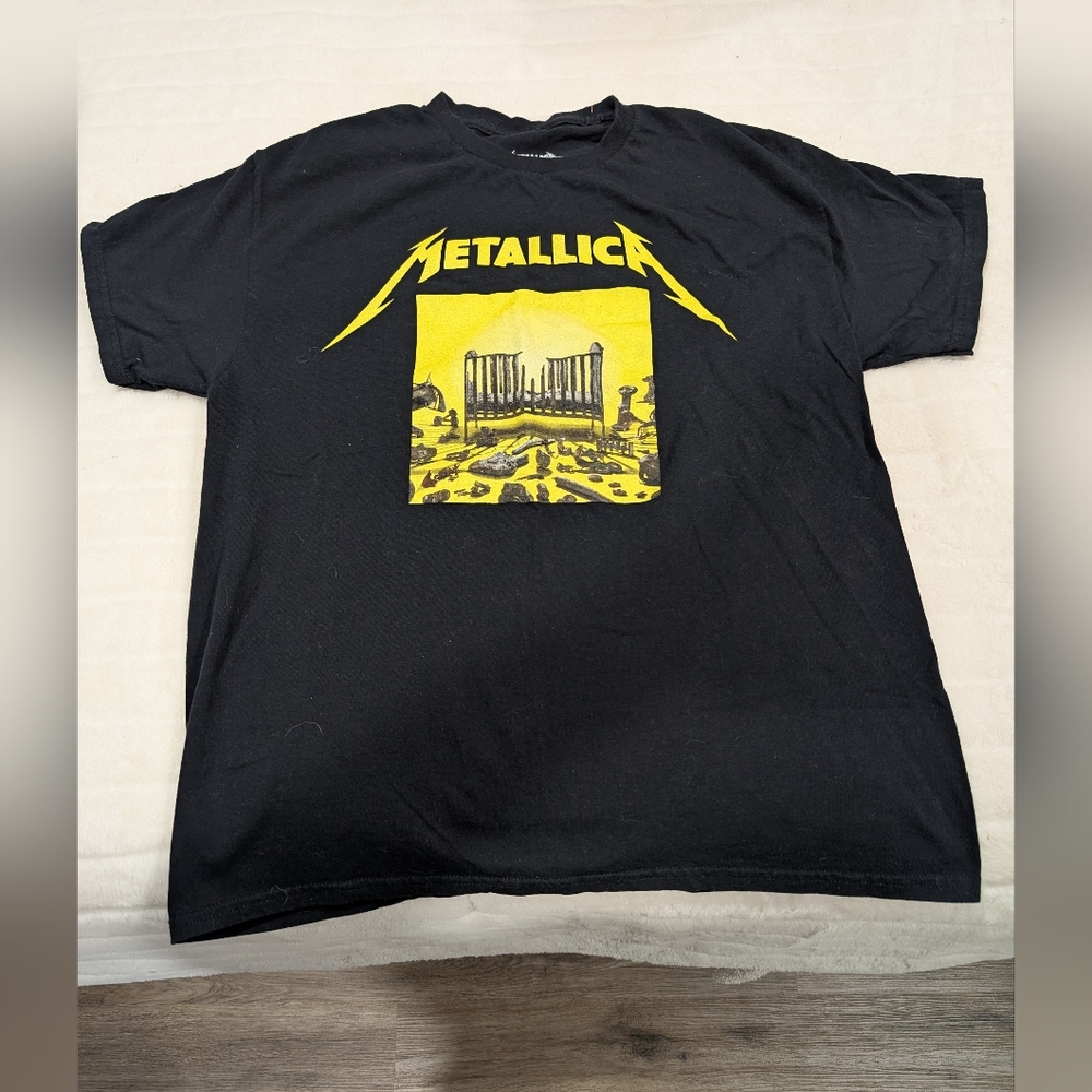 This is an official licensed Metallica Unisex T-Shirt the 23/24 Seasons